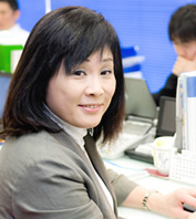 小浜友子[Photo 02]